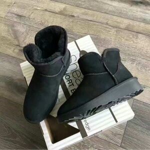 Kirkland Signature Women Sheepskin Boots Black US 6 EU 37 Warm Winter New in box